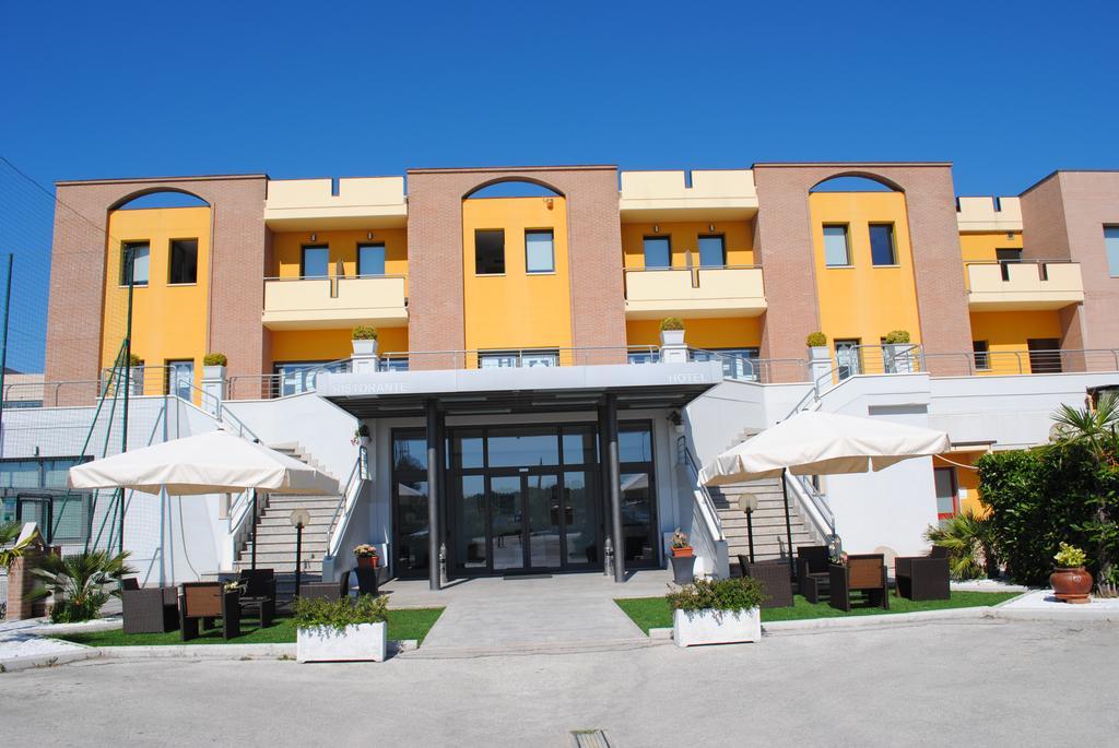 Hotel La Tavernetta กัมโปบัสโซ ภายนอก รูปภาพ